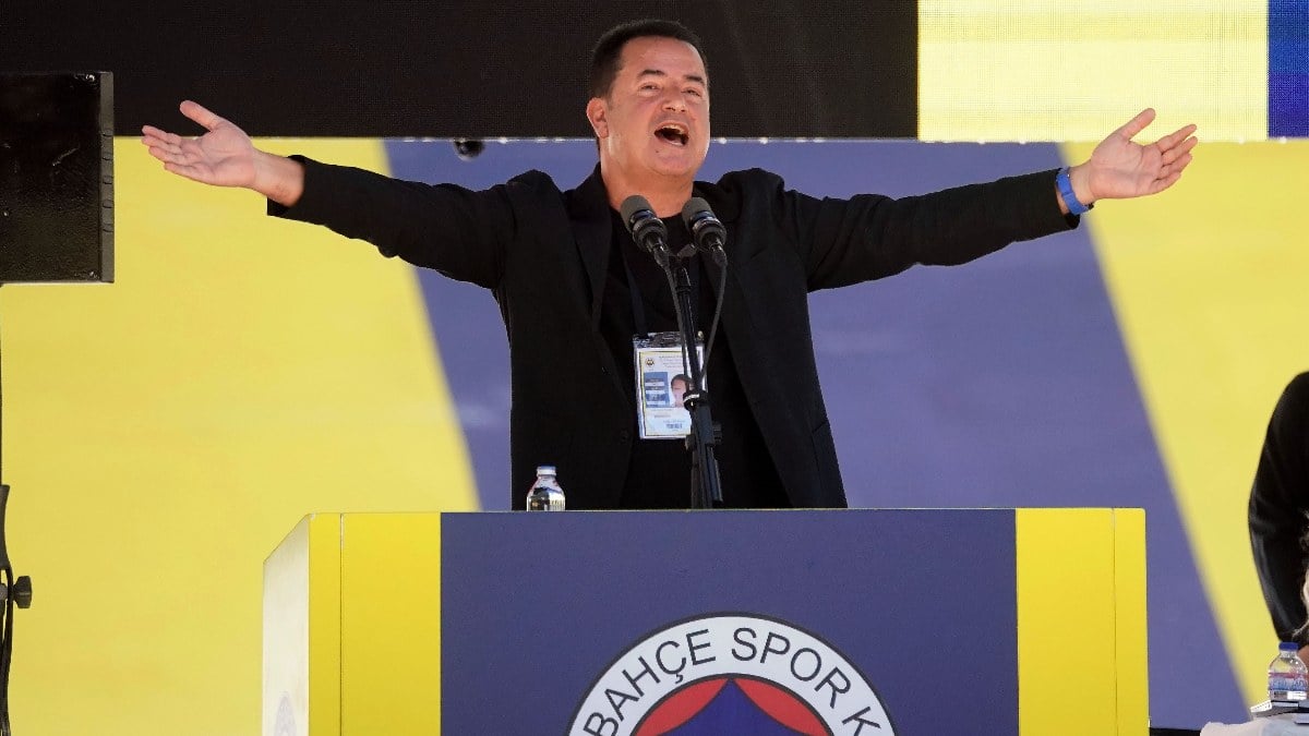 Acun Ilıcalı, tezahüratlara eşlik etti