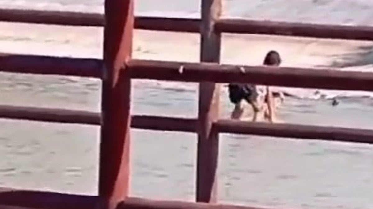 Bursa’da çocukların süs havuzunda tehlikeli oyunu kameraya yansıdı