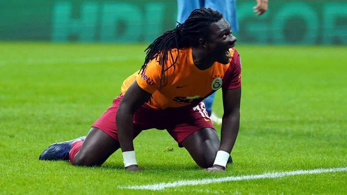 Bafetimbi Gomis’ten Galatasaray’a destek mesajı