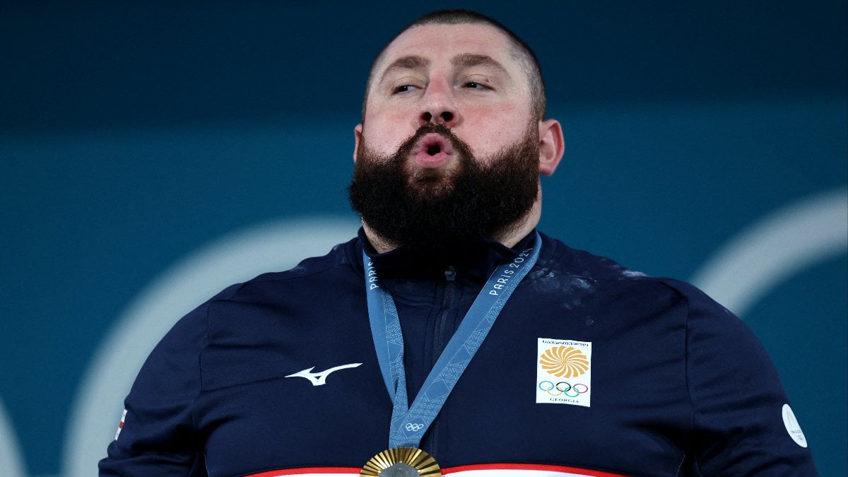 Halterde erkekler +102 kiloda altın madalya Gürcistan’ın