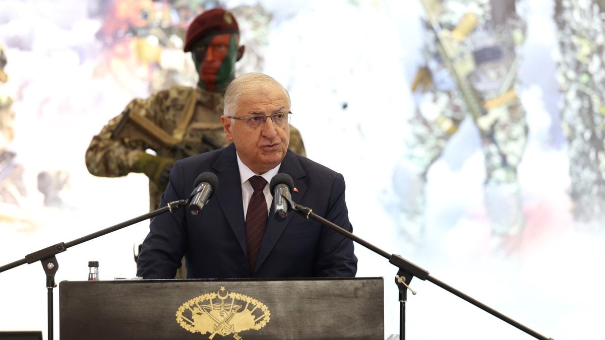 Milli Savunma Bakanı Yaşar Güler, ÖKK mezuniyet törenine katıldı