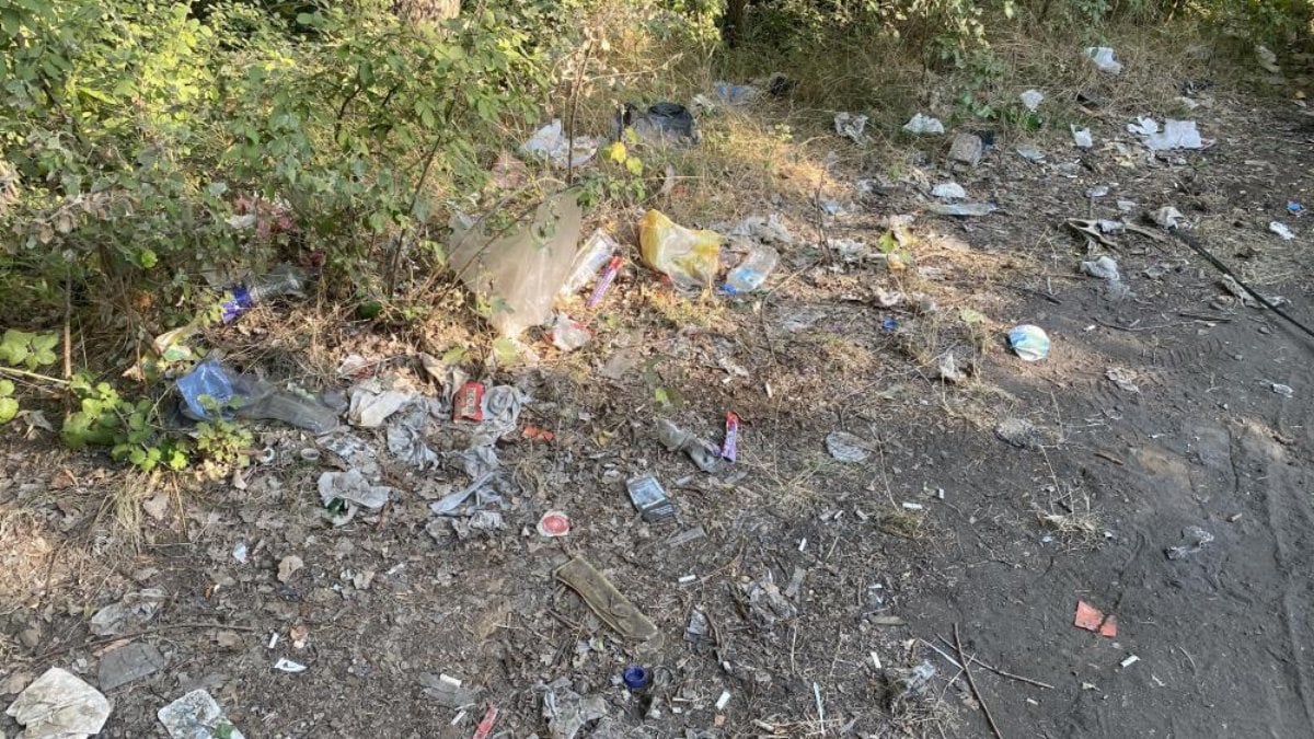 Eskişehir’de piknikçilerden geriye çöpler kaldı