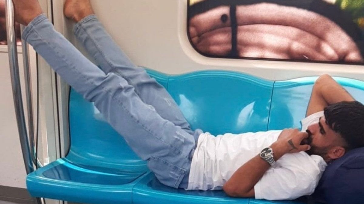 Marmaray’da tepki çeken görüntü