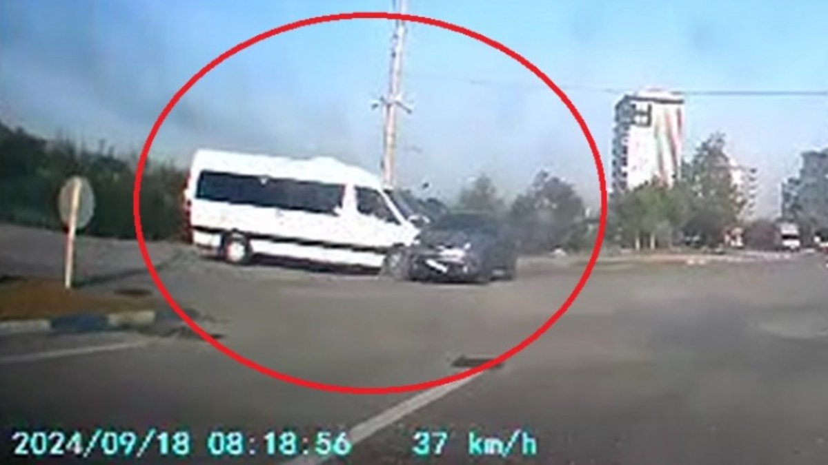 Osmaniye’de okul servisiyle otomobil çarpıştı: 11 öğrenci yaralı