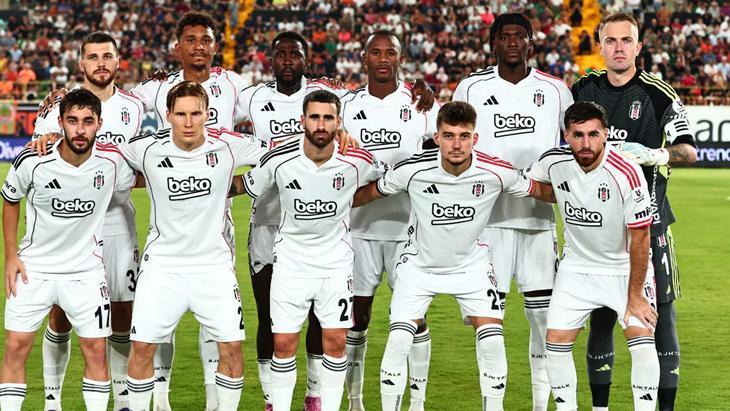Beşiktaş’ta ayrılık kararı! Yıldız futbolcunun bileti kesildi