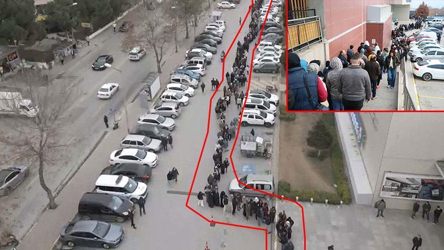 Hediye çeki ve indirimi duyan gece yarısı kuyruğa girdi! 9 saatlik bekleyiş